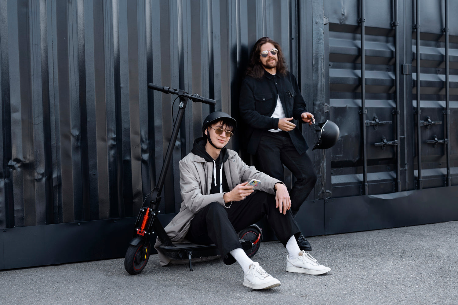 Person wearing alvora wear clothes